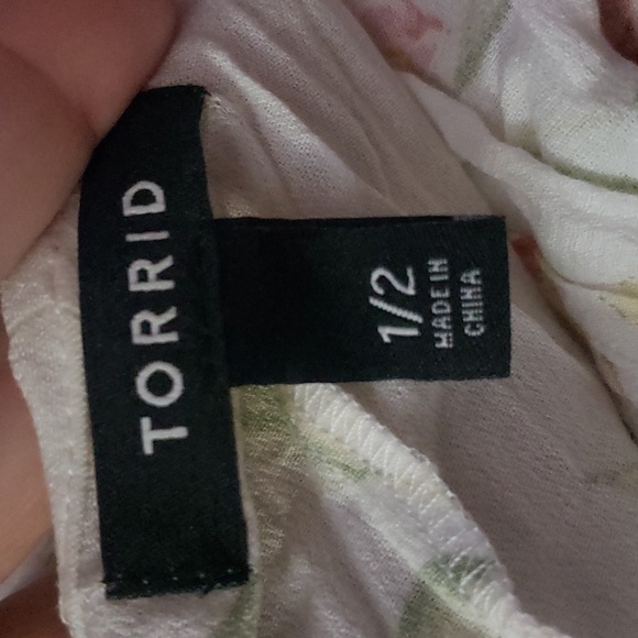 Plus Size Torrid 1x/2x Ivory & Orange Floral Chiffon Kimono top - Picture 8 of 9